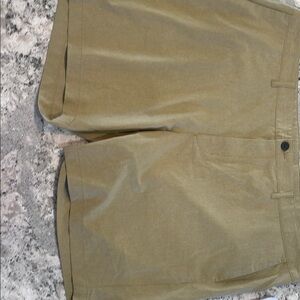 Tommy Bahama tan shorts 44 NWT